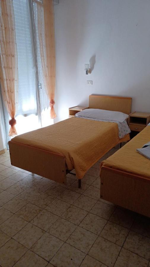 Hotel Villa Del Prato Cucina Romagnola E Possibilita Pacchetto Spiaggia Bellariva Di Rimini Екстериор снимка